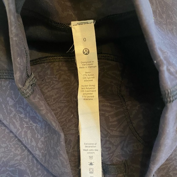 2 pair Lululemon Wunder Train size 0/25 inch inseam - Picture 6 of 8